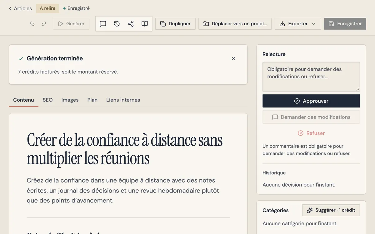 Un article PrismDraft après une génération. La carte en haut indique « Génération terminée » et « 7 crédits facturés, soit le montant réservé. », avec l’article en dessous et le panneau de relecture à droite.